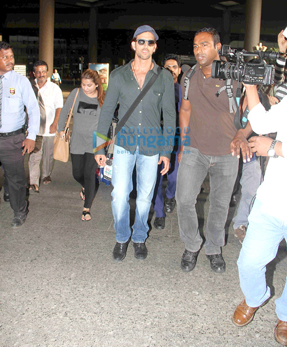hrithik roshan snapped at the international airport terminal 8
