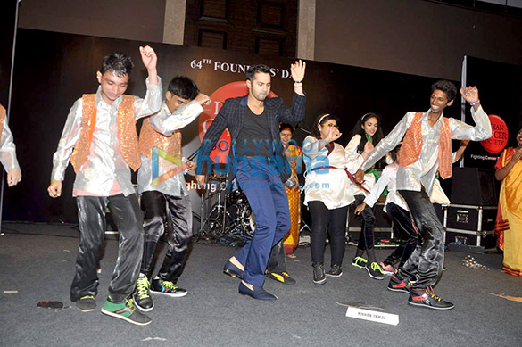 varun dhawan graces indian cancer societys 64th founders day celebrations 7