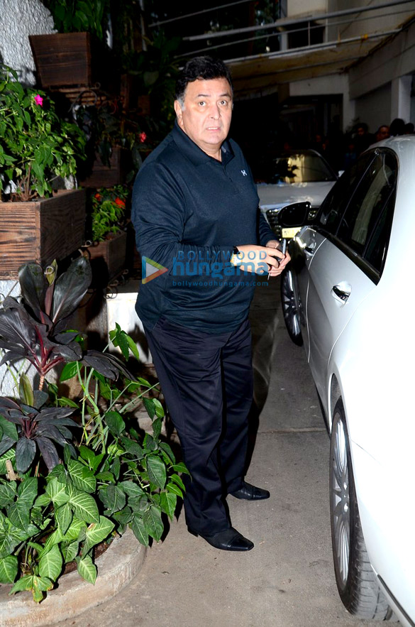 anushka sharma snapped at the screening of bombay velvet on her birthday 7