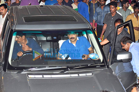 celebs visit salman khan at his house in bandra 22