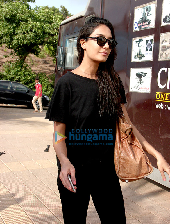 lisa haydon shoots for mtv show 4