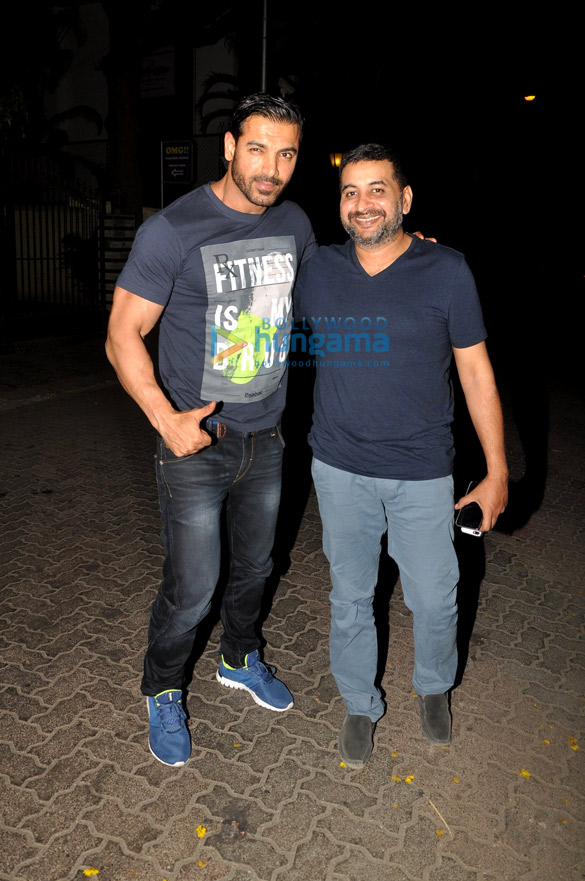 john abraham snapped with a friend in bandra 4