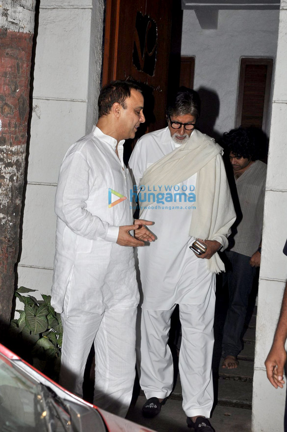 amitabh bachchan snapped at vvc office 2