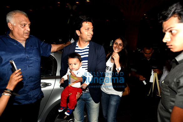 riteish deshmukh genelia dsouza snapped with son riaan deshmukh 2