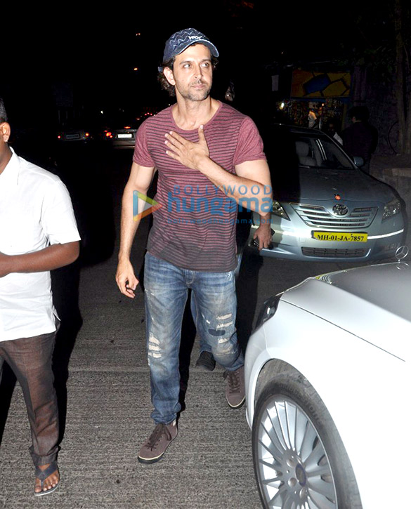 hrithik roshan snapped with friends at nido 8
