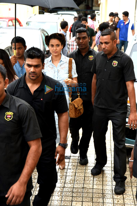 kangna ranaut snapped at pvr juhu 5