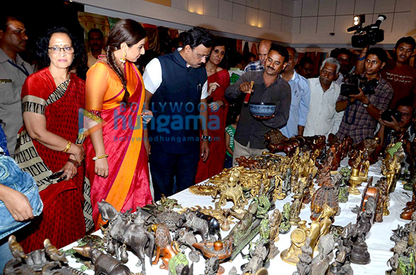 vidya balan inaugurates craft exhibition at jehangir art gallery 5