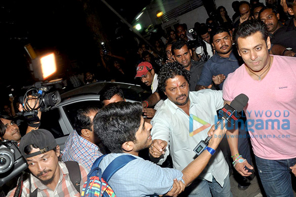 salman khan snapped in bandra 7