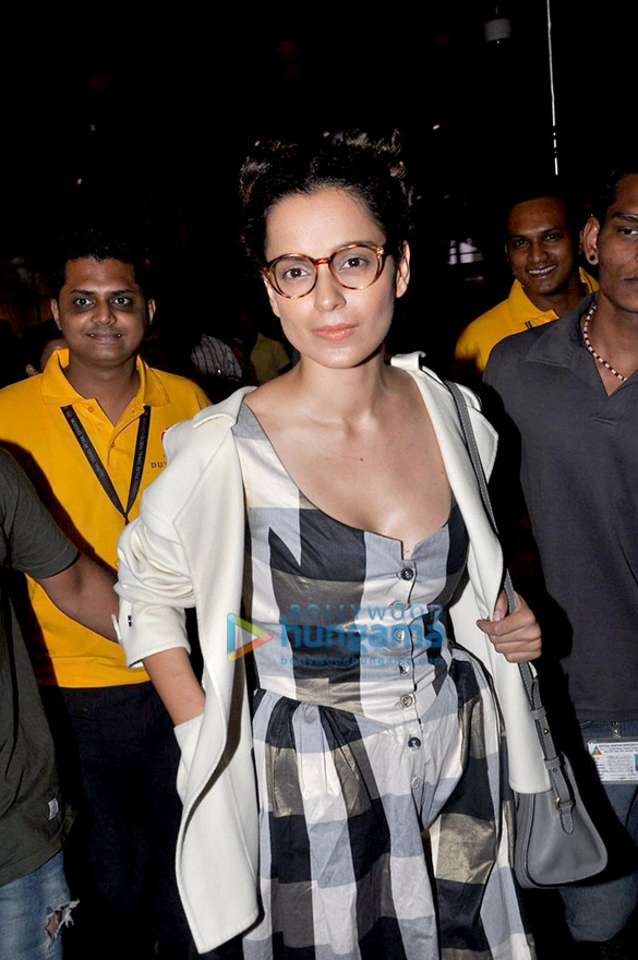 kangna ranaut snapped returning from new york 8