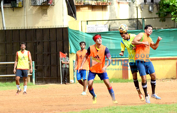 ranbir kapoor arjun kapoor snapped at football practise 14