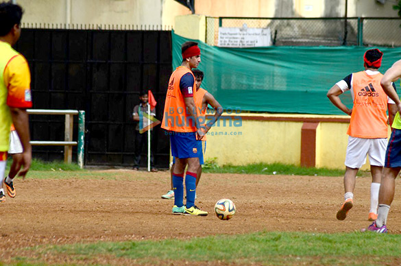 ranbir kapoor arjun kapoor snapped at football practise 16