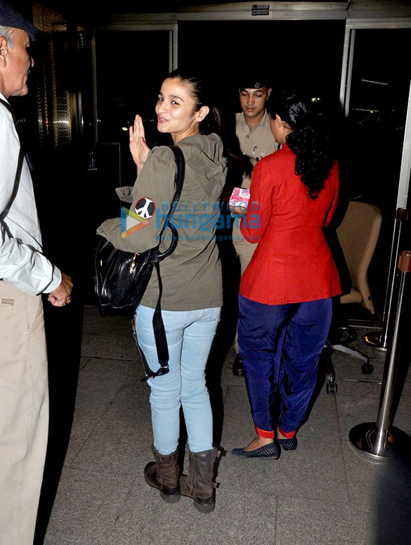 alia bhatt departs for london 6