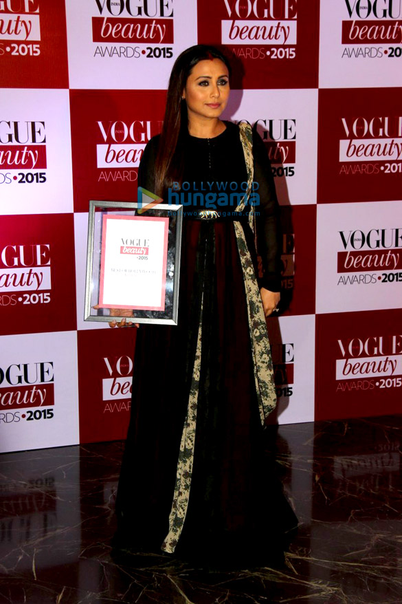 anushka sharma rani mukerji and others at vogue beauty awards 2015 3