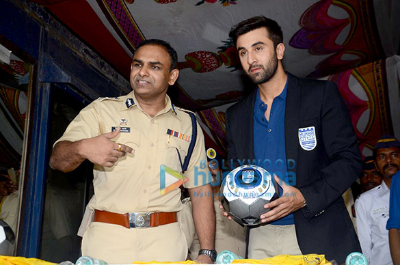 ranbir kapoor at mumbai city fc event with mumbai traffic police 9