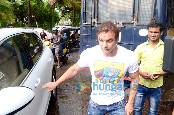 sohail khan snapped at home after security was beefed up following salman khans tweets 2