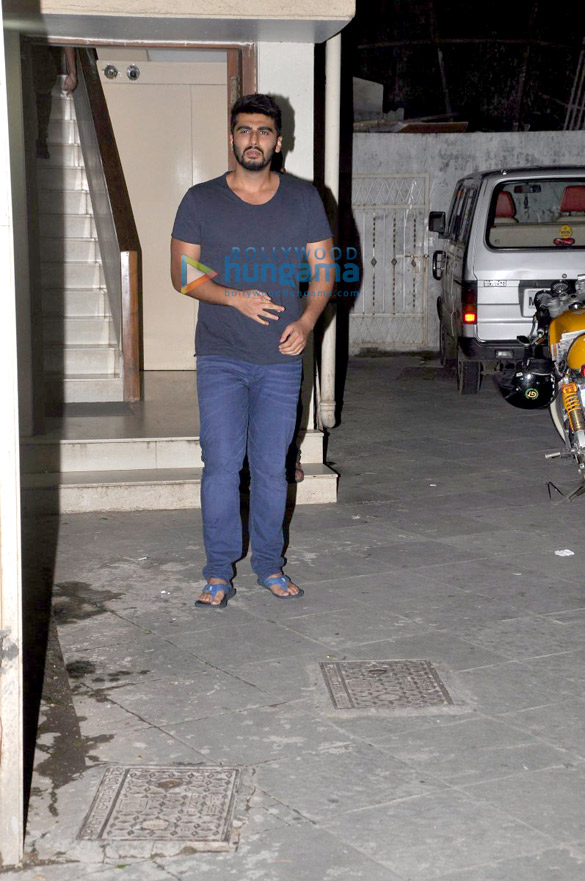 arjun kapoor r balki snapped in bandra 8