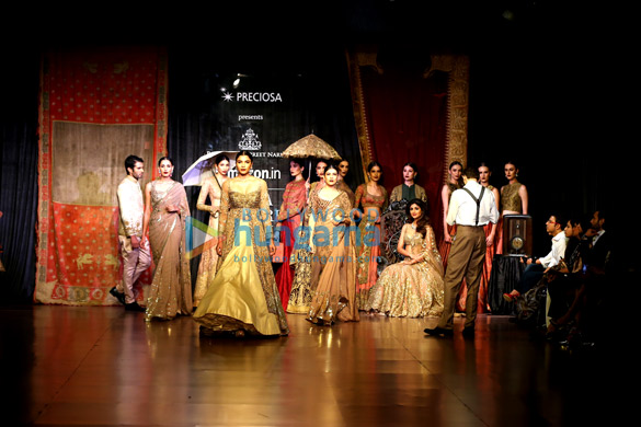 shilpa shetty walks for rimple harpreet narula at amazon india couture week 2015 3