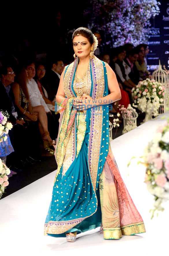 anushka ranjan walks for the beti show at iijw 2015 9