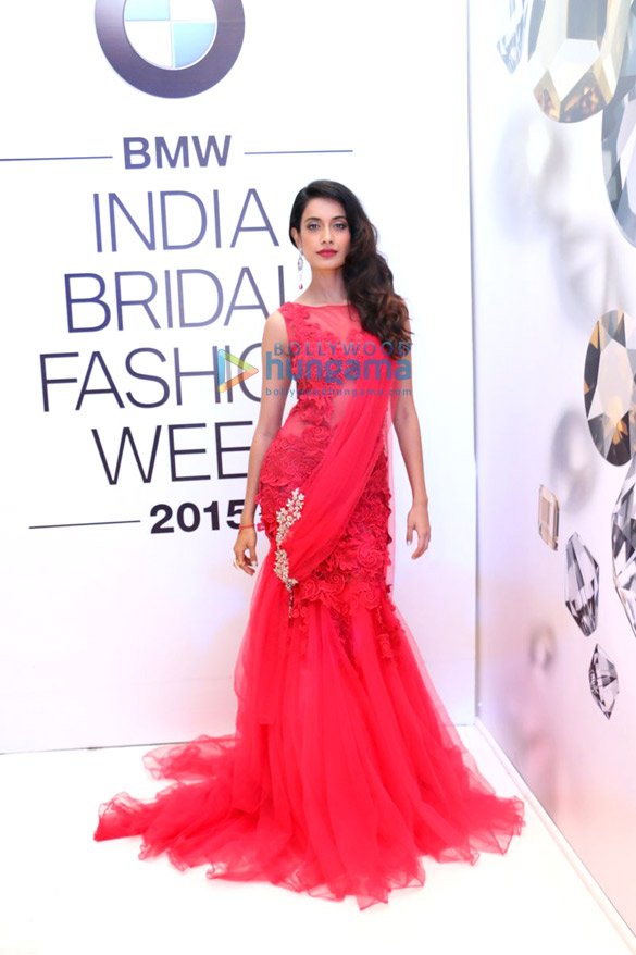 sarah jane dias walks for jyotsna tiwari at bmw india bridal fashion week 2015 12