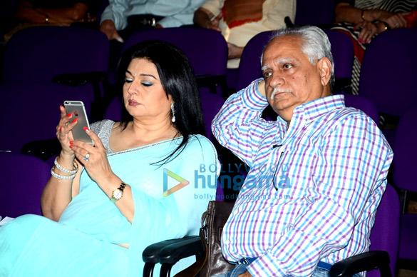 ramesh sippy and family grace the 40th year celebrations of sholay 8
