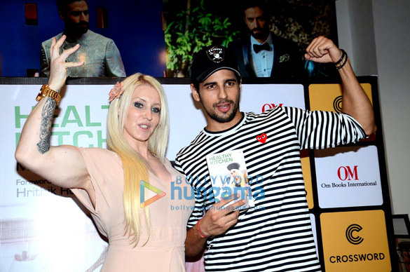 sidharth malhotra at the launch of fitness trainer marika johanssons book healthy kitchen 4