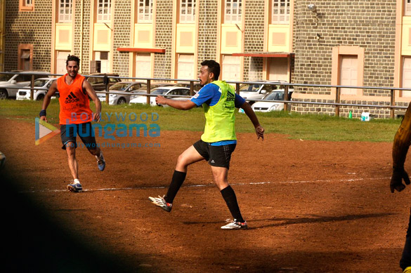 ranbir kapoor snapped at the football practice session 7
