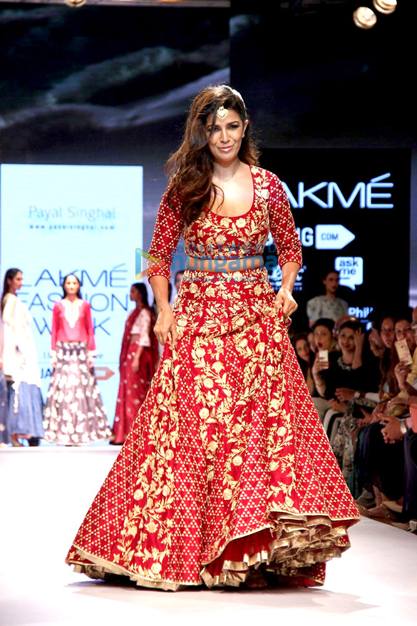 nimrat kaur walks for payal singhal at lakme fashion week 2015 9