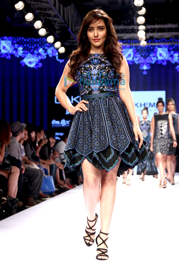 neha sharma walks for khem premkumar at lakme fashion week 2015 5