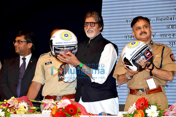 amitabh bachchan supports mumbai traffic polices road safety initiative 5