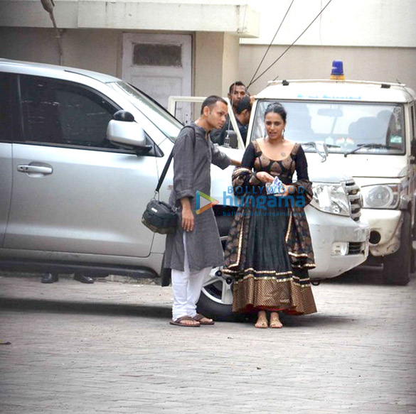 salman khan family does an eco friendly visarjan for ganesha 22