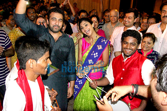 shilpa shetty hrithik roshan siddhant kapoor snapped at ganesha visarjan 11