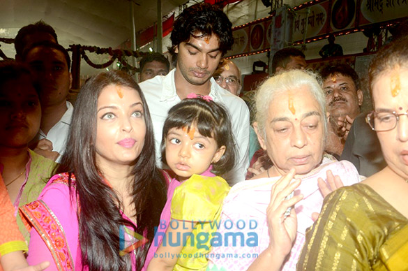 aishwarya rai bachchan visits gsb ganpati with her family 3