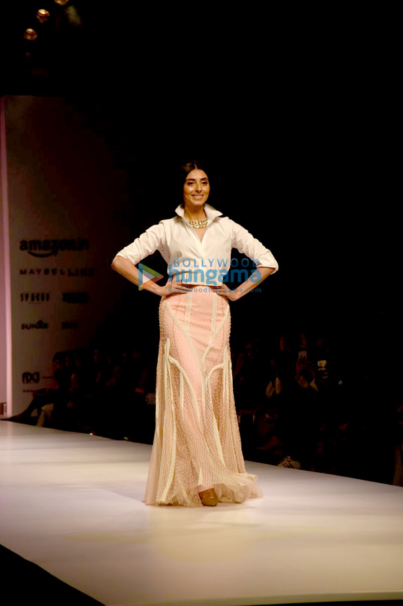 pernia qureshi walks the ramp at the india fashion week 2015 7