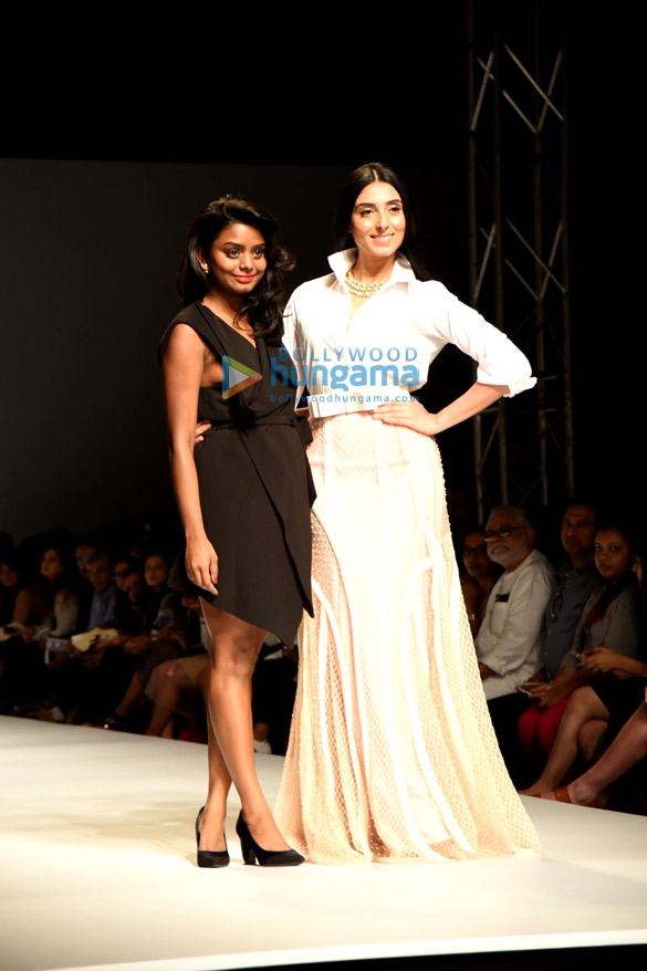 pernia qureshi walks the ramp at the india fashion week 2015 6