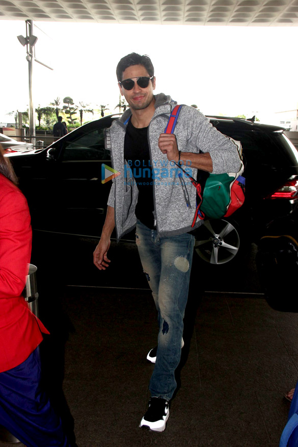 sidharth malhotra snapped leaving for new zealand 3
