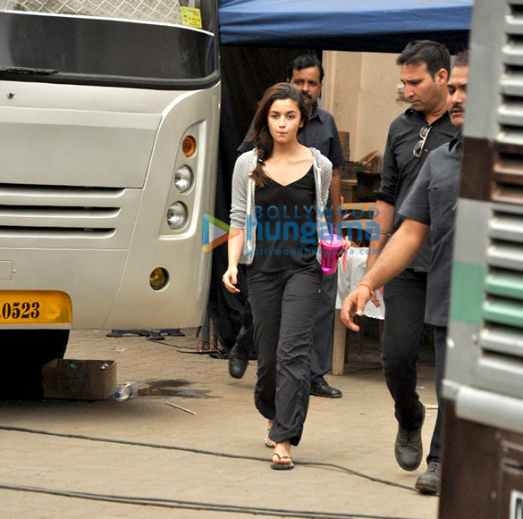alia bhatt snapped in bandra at mehboob studio 5