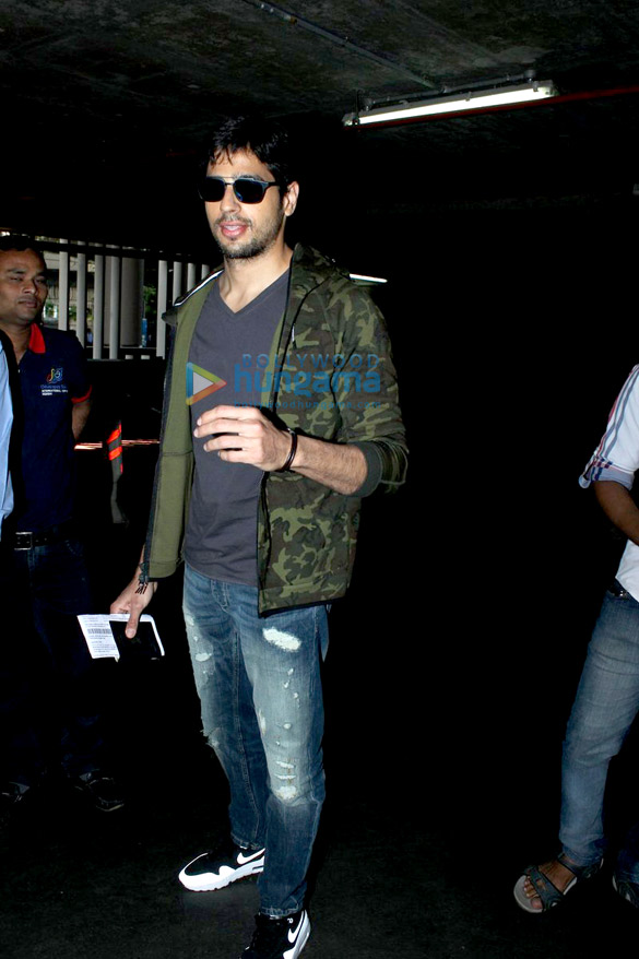 sidharth malhotra returns from new zealand 9