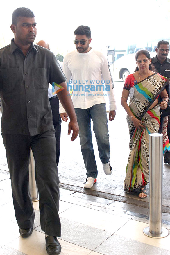 abhishek bachchan prakash raj dimple kapadia rahul dev others snapped at the domestic airport 6