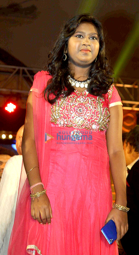 celebs grace the falguni pathaks raas garba celebrations at kamgar krida 12