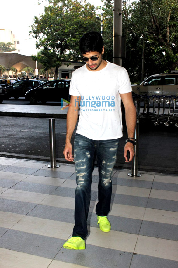 sidharth malhotra goes to delhi 7