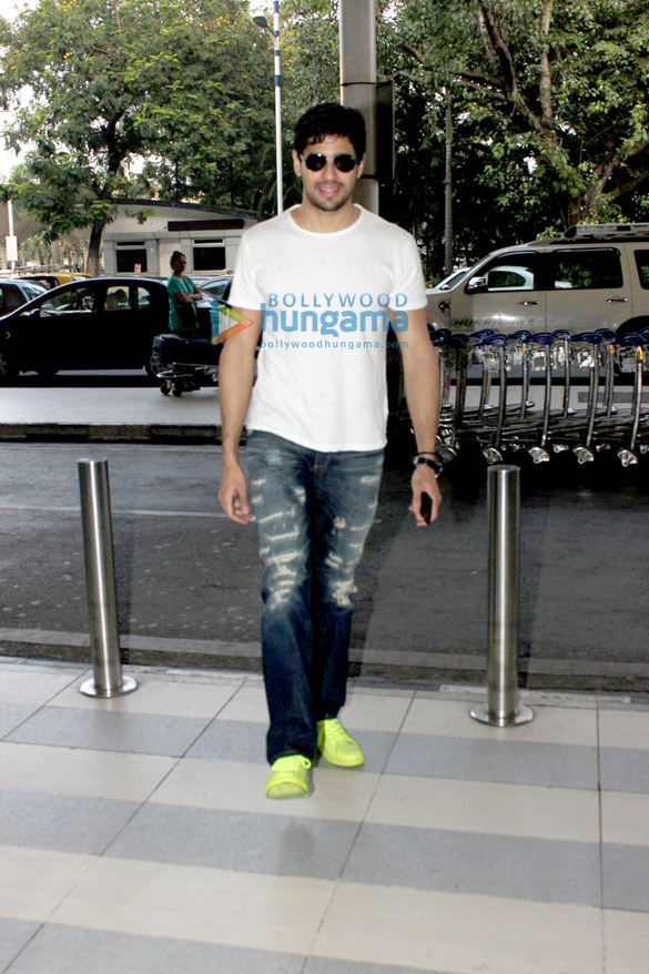 sidharth malhotra goes to delhi 4