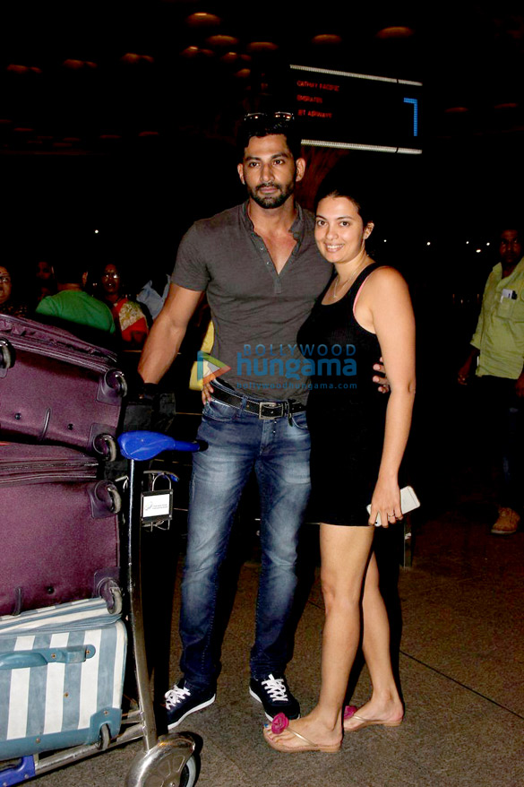 arjun kapoor snapped leaving to shoot khatron ke khiladi in argentina with contestants 8