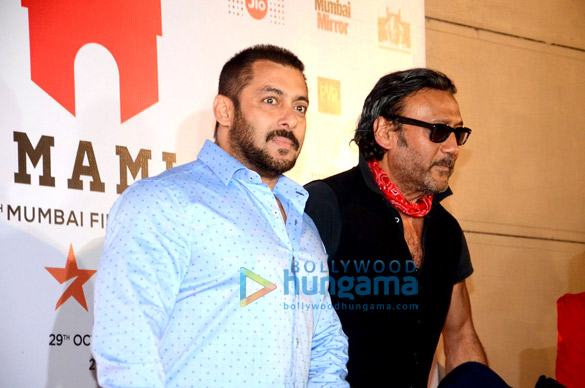 salman khan saif ali khan and other celebs grace the closing ceremony of mami 23