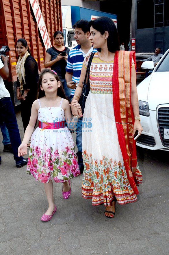 harshaali malhotra snapped with her mother at mehboob studio 3