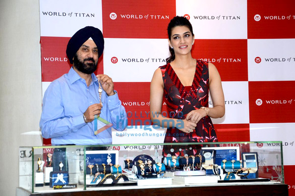 kriti sanon at the launch of world of titans diwali collection 2