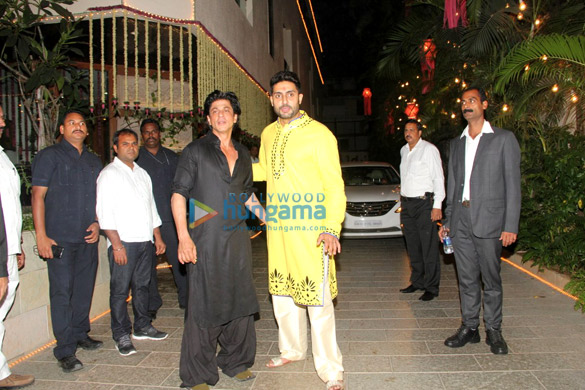 celebs grace amitabh bachchans diwali bash at jalsa 4