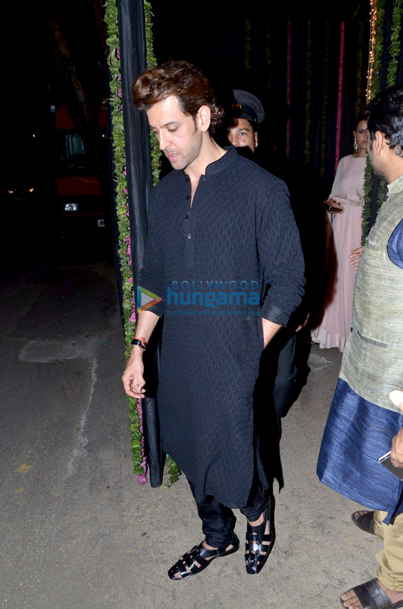 celebs grace amitabh bachchans diwali bash at jalsa 5