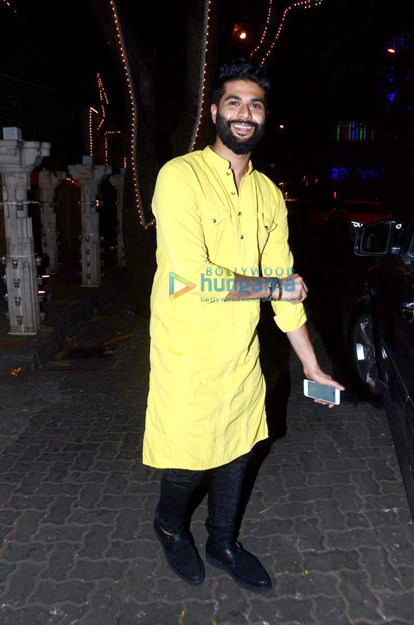 anil kapoor sonam kapoors diwali bash at their house in juhu 7