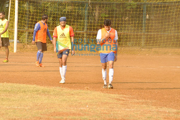 ranbir kapoor sidharth malhotra abhishek bachchan snapped playing football 9