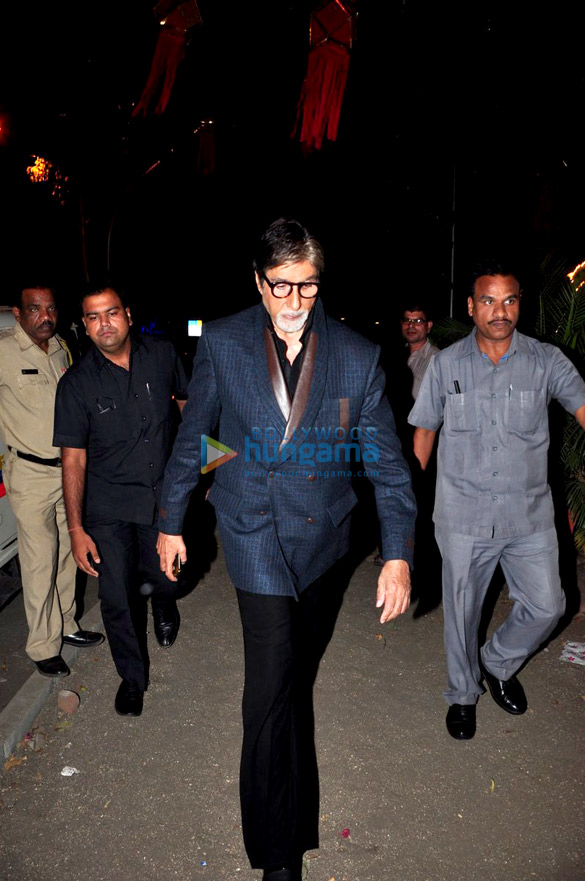 aaradhya bachchans birthday celebration at pratiksha 13